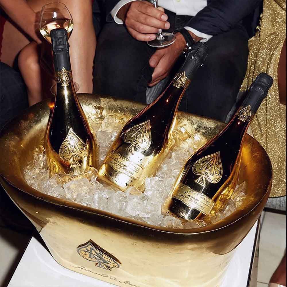 https://www.realliquor1.com/blogs/new-deals/celebrations-with-armand-de-brignac-gold-brut-champagne-bundle